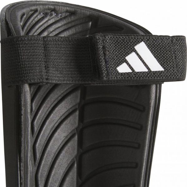 Adidas Tiro SG TRN jalkapallosuoja, musta ja kultainen
