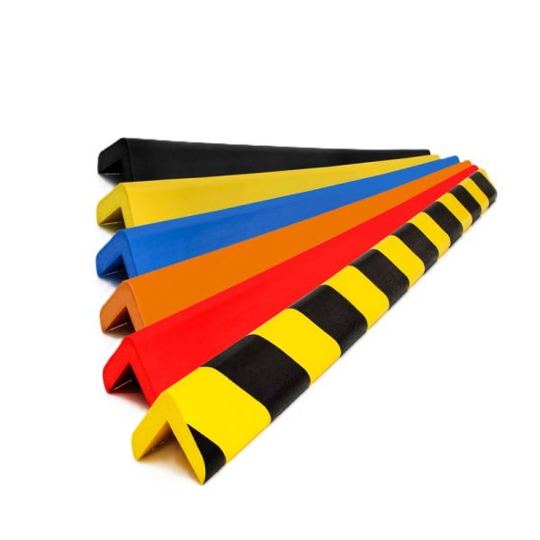 Kulmien suojapuskuri. Muoto L. Mitat 1000mm, 50x50mm.