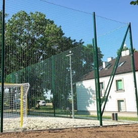 Jalkapallon pyyntivälineet, kenttäaidat
